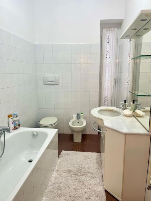 Apartment Sweet 3a *